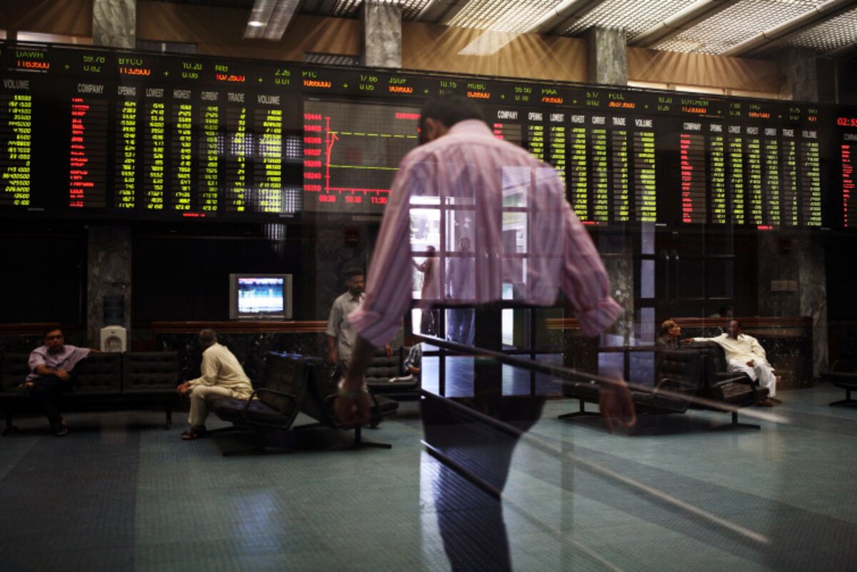 bloomberg.com - Alex Gabriel Simon - Pakistan Set for Up to 16 IPOs as Three-Year Stock Rally Tops 300%