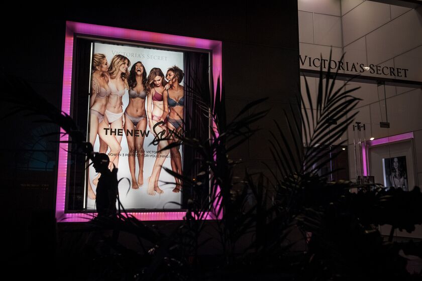 L Brands Inc. Stores Ahead Of Earnings Figures
