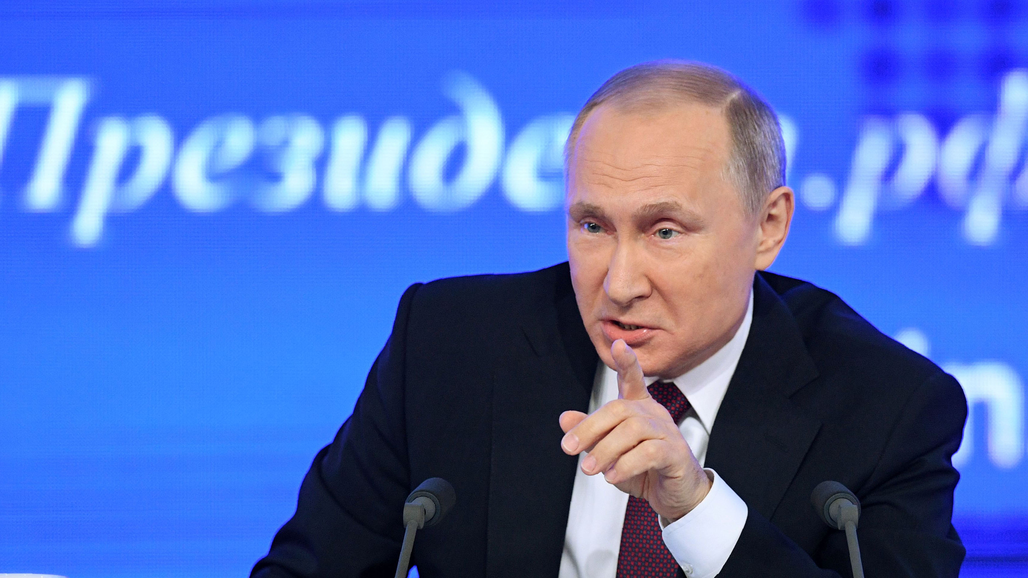 Watch Putin Strikes Back Against Global Sanctions - Bloomberg