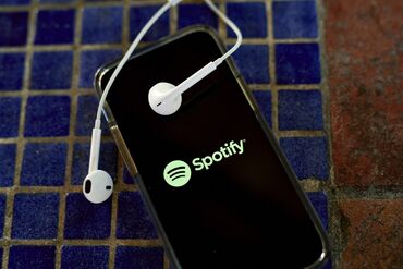 Spotify Adds Covid Notices In Effort To Stop Rogan Boycotts
