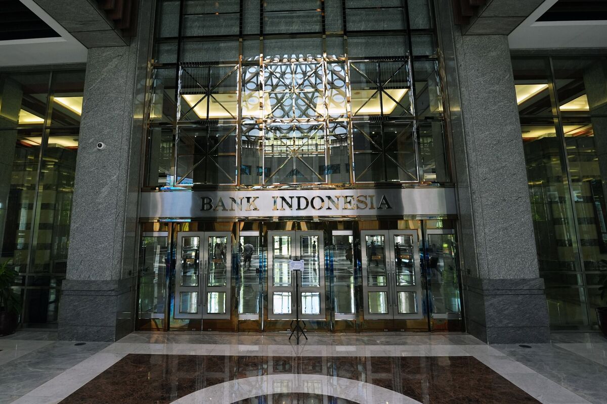Indonesia Vows ‘Smart Interventions’ as Rupiah Falls