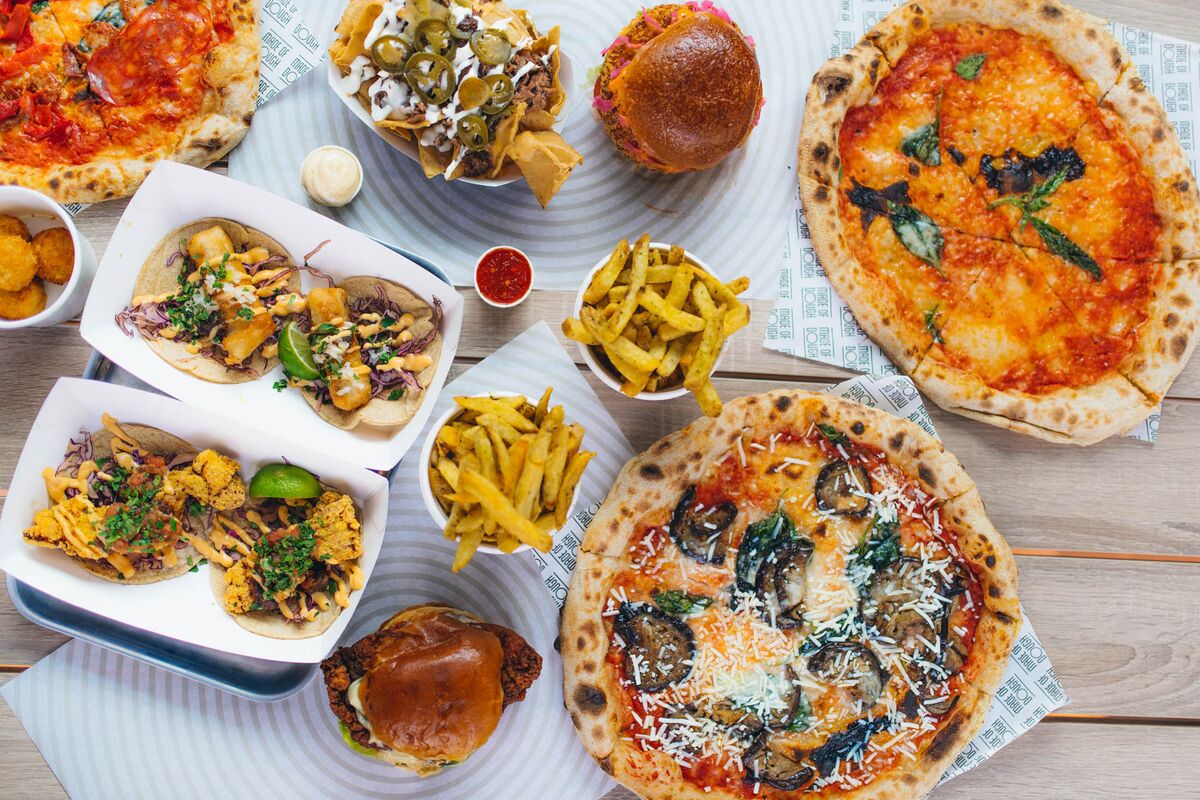 Indoor Crazy Golf Swingers Mini Golf image