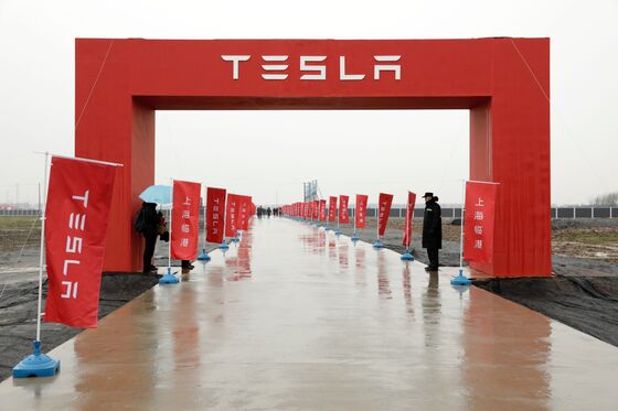 Elon Musk Sees a Future in China for Tesla, and It’s Muddy