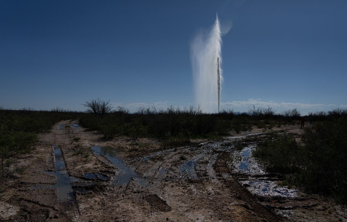 🟪"Pressione Sotterranea Crescente: Come lo Smaltimento delle Acque Reflue nel Bacino Permiano Minaccia la Produzione di Petrolio"