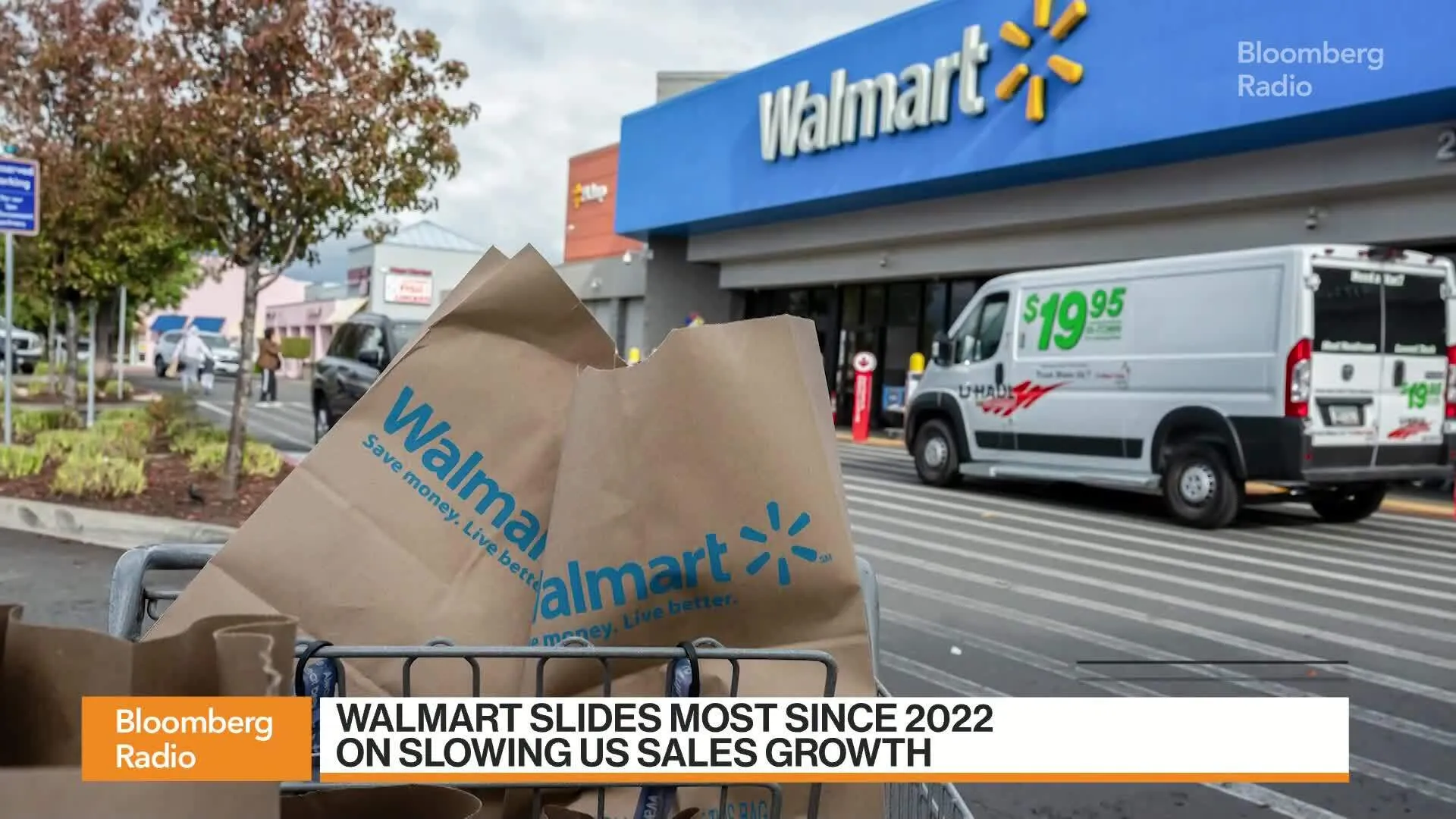 Walmart Shares Extend Decline After Rare US Sales Miss