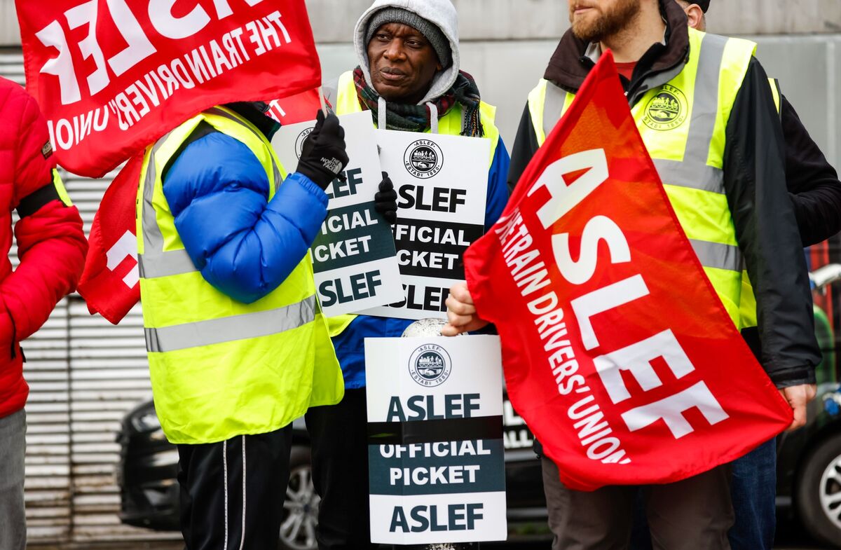 ASLEF joins rally to save London's Public Transport