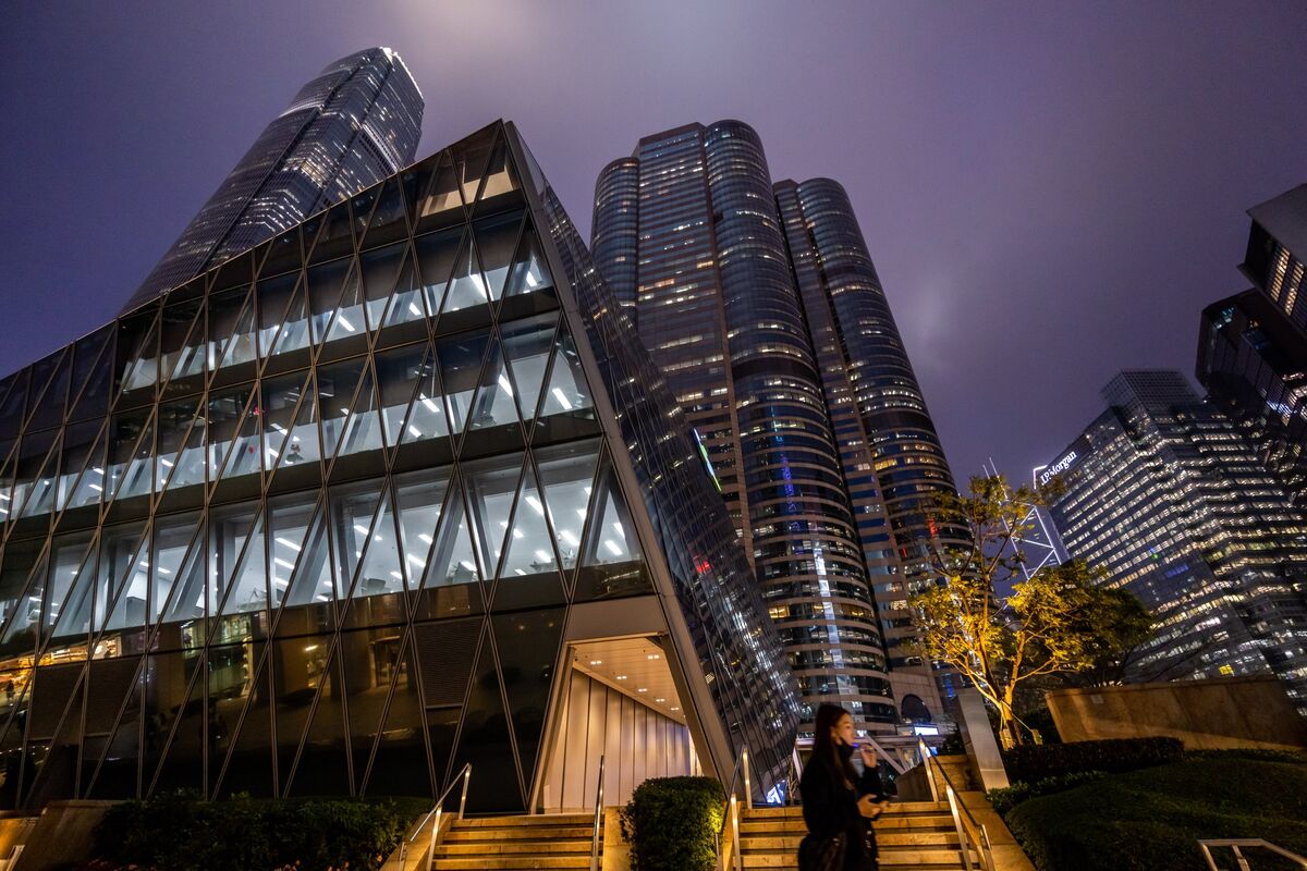 Hong Kong Landlords Pocket 23% Premiums After Greening Offices