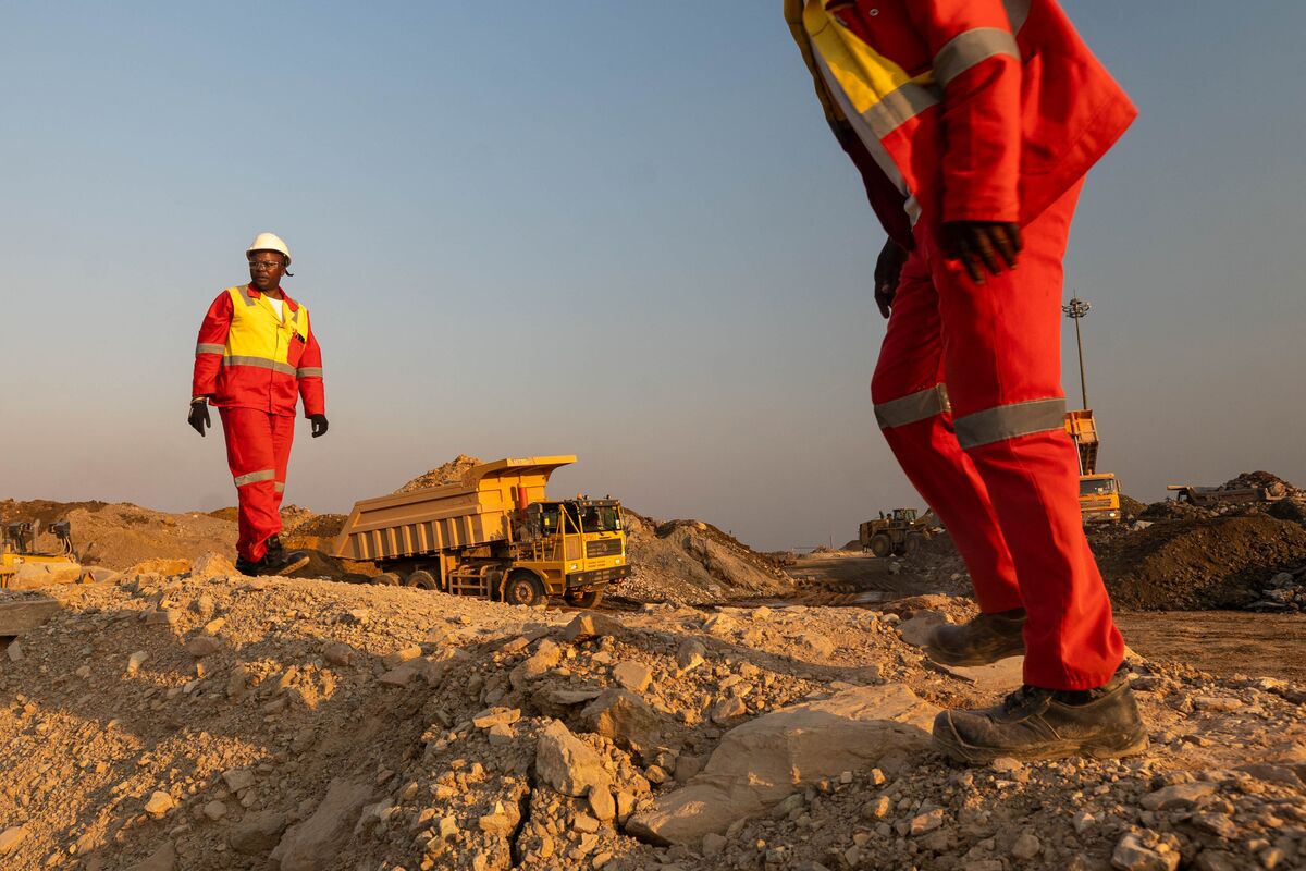 bloomberg.com - William Clowes - CMOC Congo Copper Mine Offers Bonuses, Threats to Stop Strike