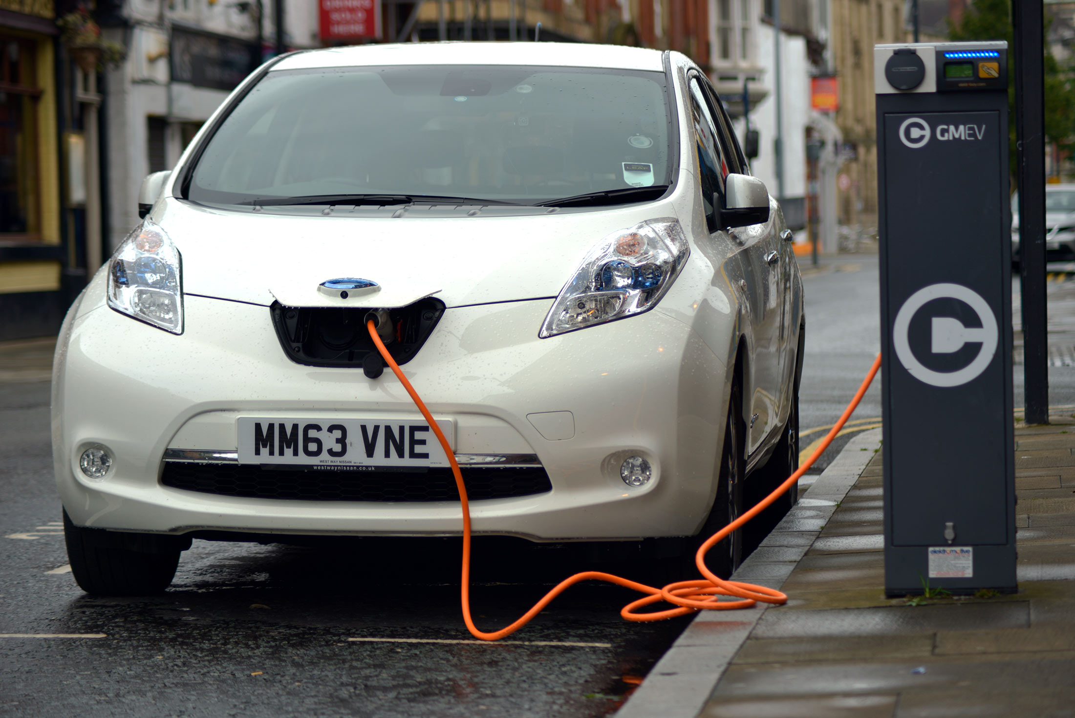 Electric Vehicles Carve Record U.K. Market Share in January Bloomberg