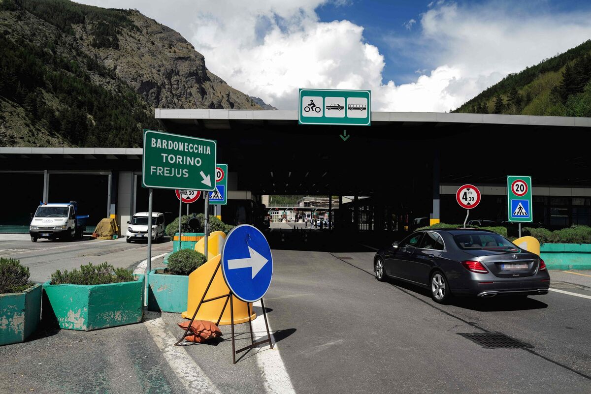 Europe Trade Bottleneck Set to Ease as Alpine Tunnel Reopens