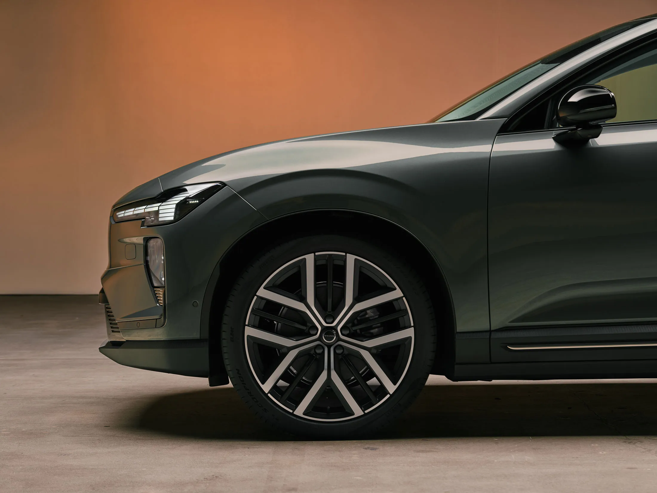 Volvo EX60