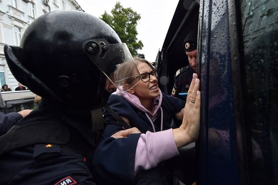 Anti-Putin Leader Detained as Russians Hold New Election Protest