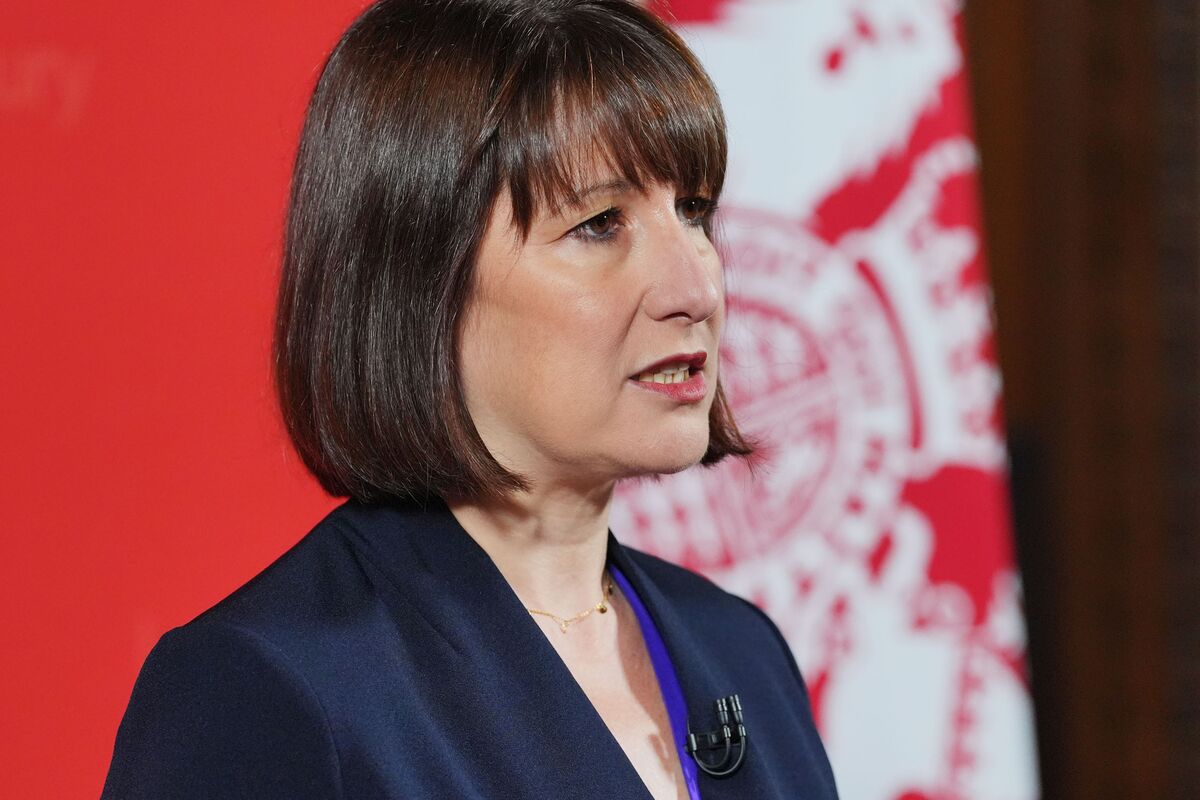 UK Borrowing Overshoots Forecast by £7.2 Billion Ahead of Budget