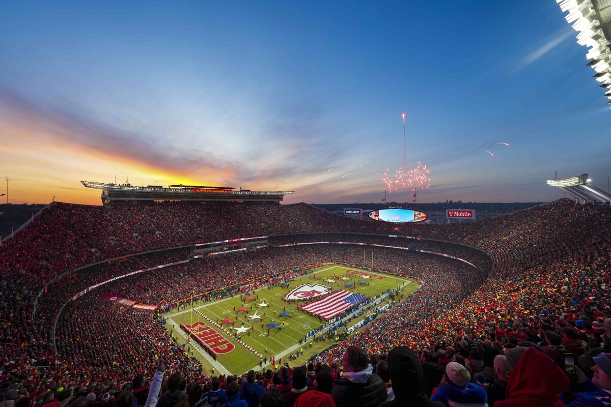 NFL's Kansas City Chiefs Are Wooed With Stadium Financing Offer in Missouri - Bloomberg