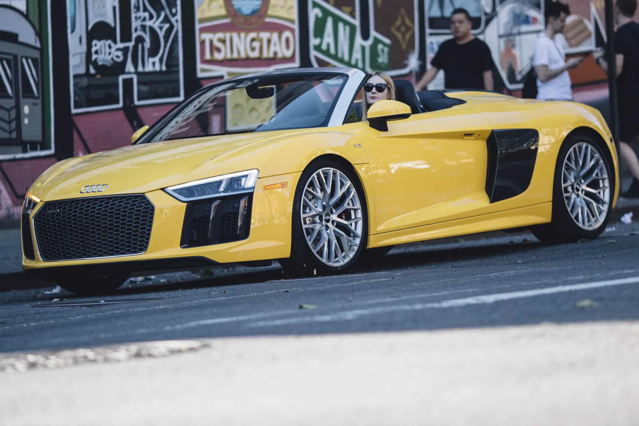 Audi R8 Spyder V10 イエロー Audi R8 Spyder V10