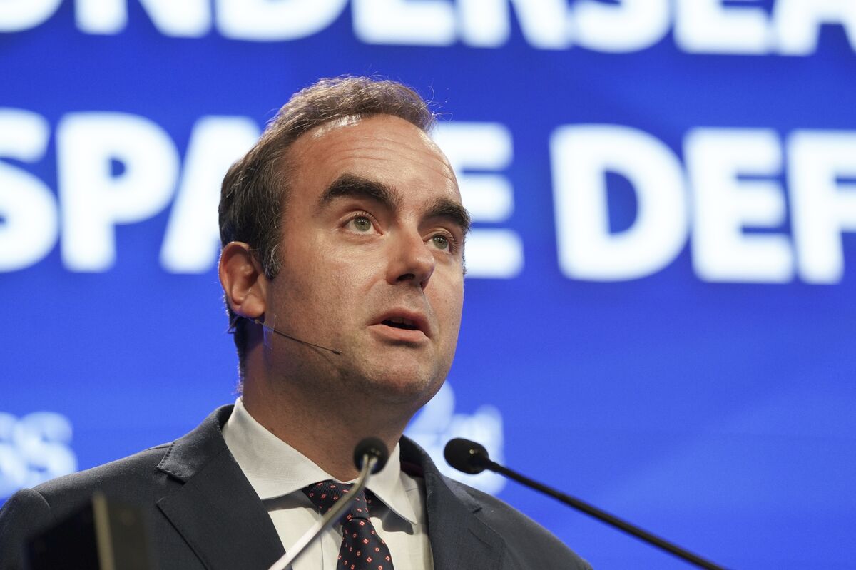 Here Are the Leading Contenders to Be France’s New Premier