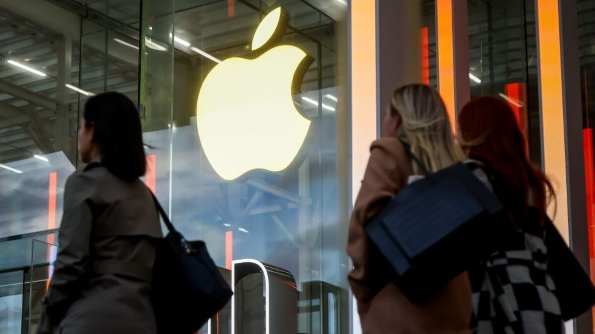 Apple iPhone Sales Are a 'Little Light': D.A. Davidson's Luria