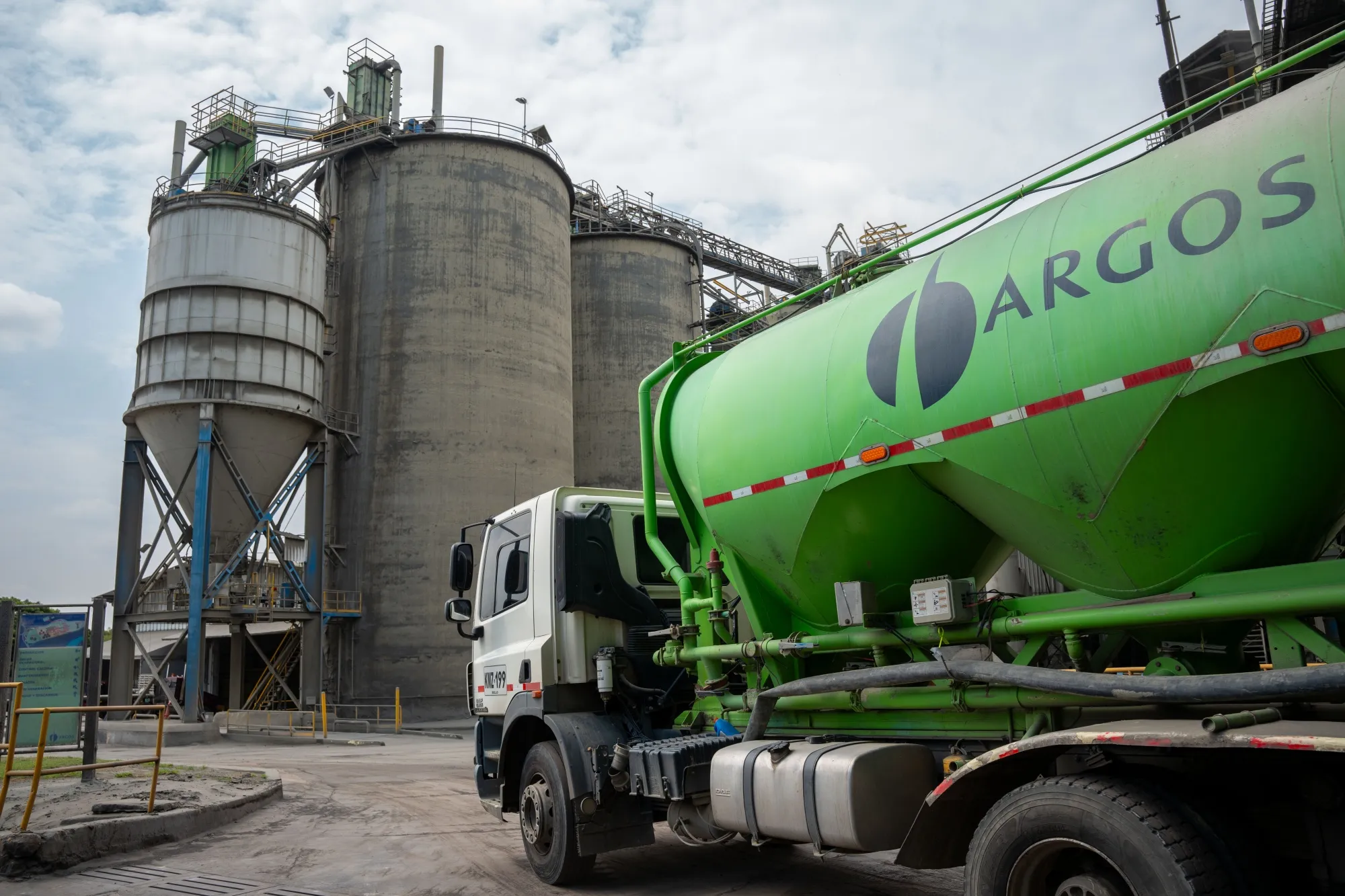 Una planta de concreto de Argos en Yumbo, Valle del Cauca, Colombia.