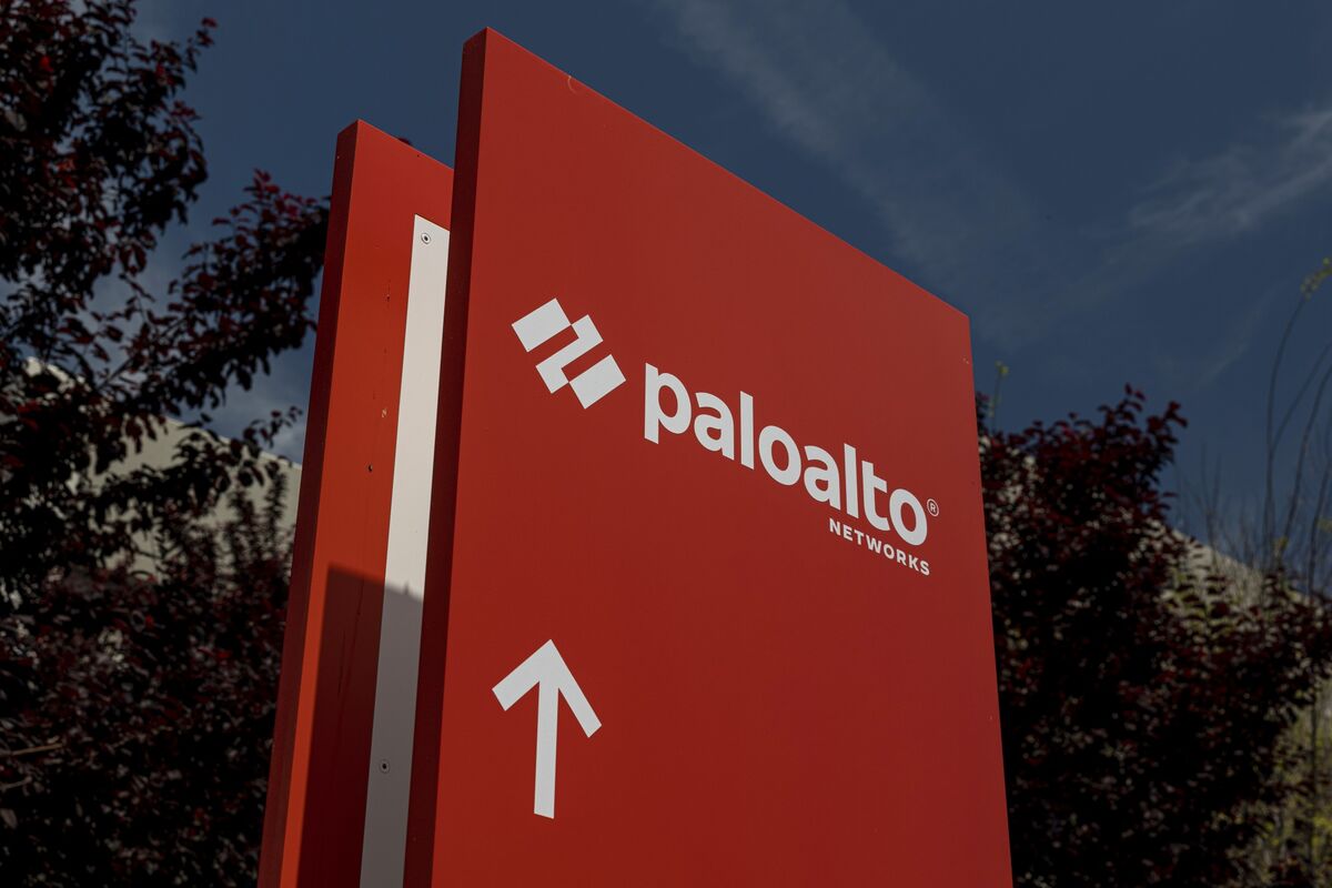 bloomberg.com - Carmen Reinicke - Palo Alto, CrowdStrike Earnings to Put 37% Cyber Rally to Test