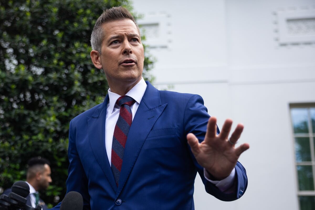 🟪"Ristrutturazione del Traffico Aereo: La Proposta Costosa di Sean Duffy"