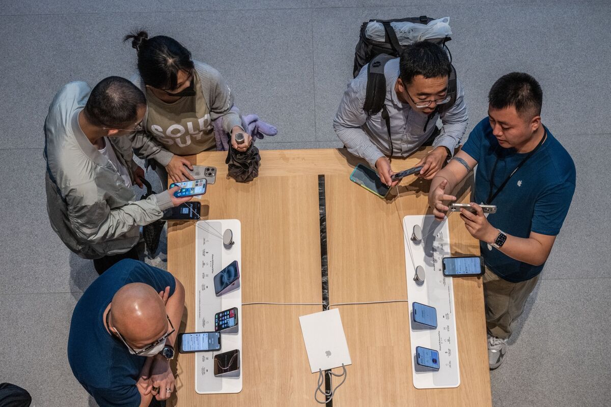 Apple Gets Approval for Alibaba-Powered iPhone AI Tools in China