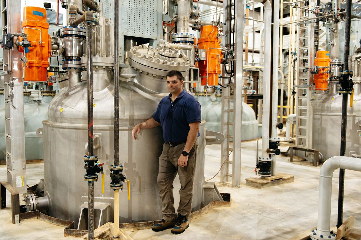 bloomberg.com - Michelle Fay Cortez - A Nearly $1 Billion US Medical Manufacturing Flop
