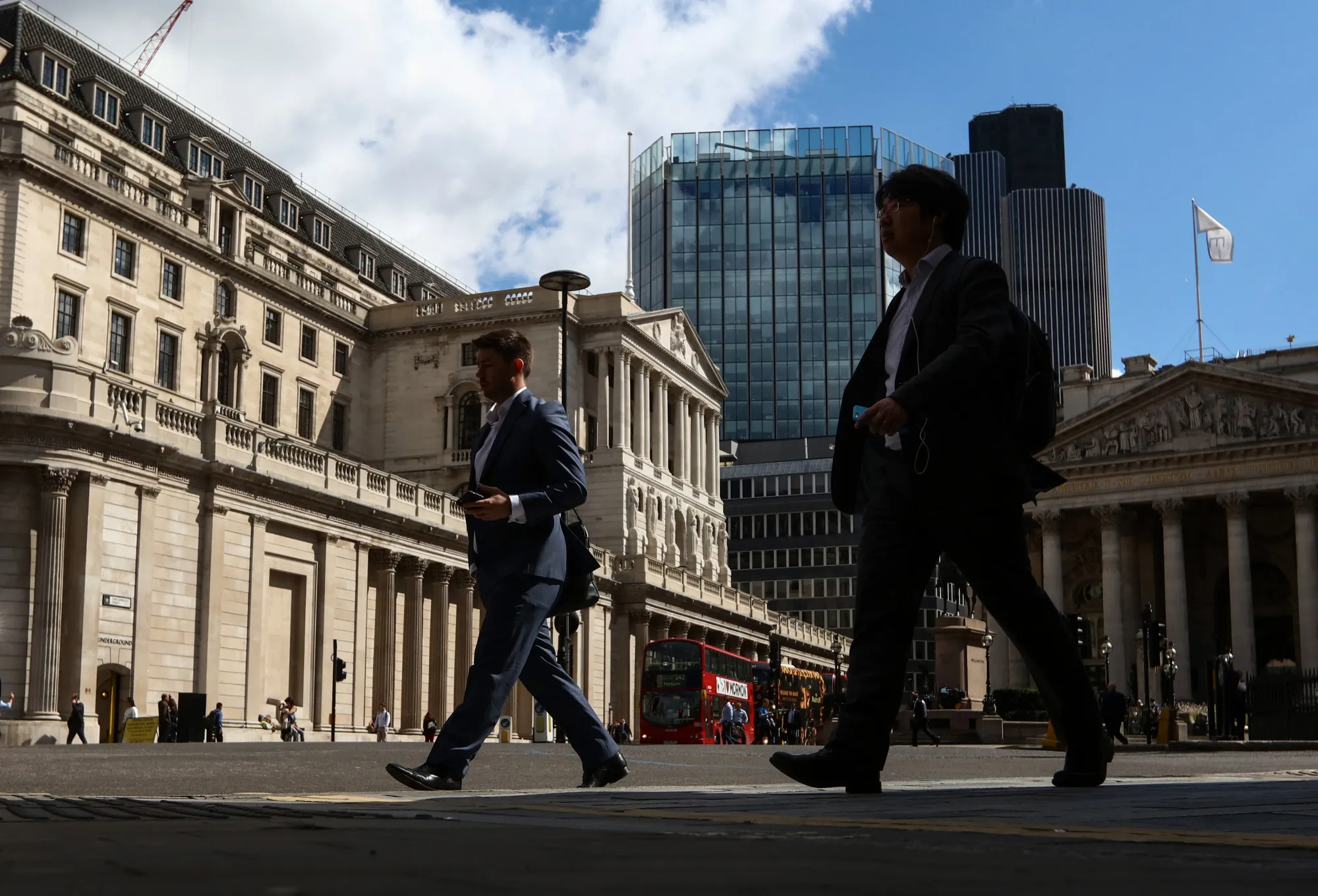 Bank Of England Rate Cut In Focus As Brexit Rattles Economy 