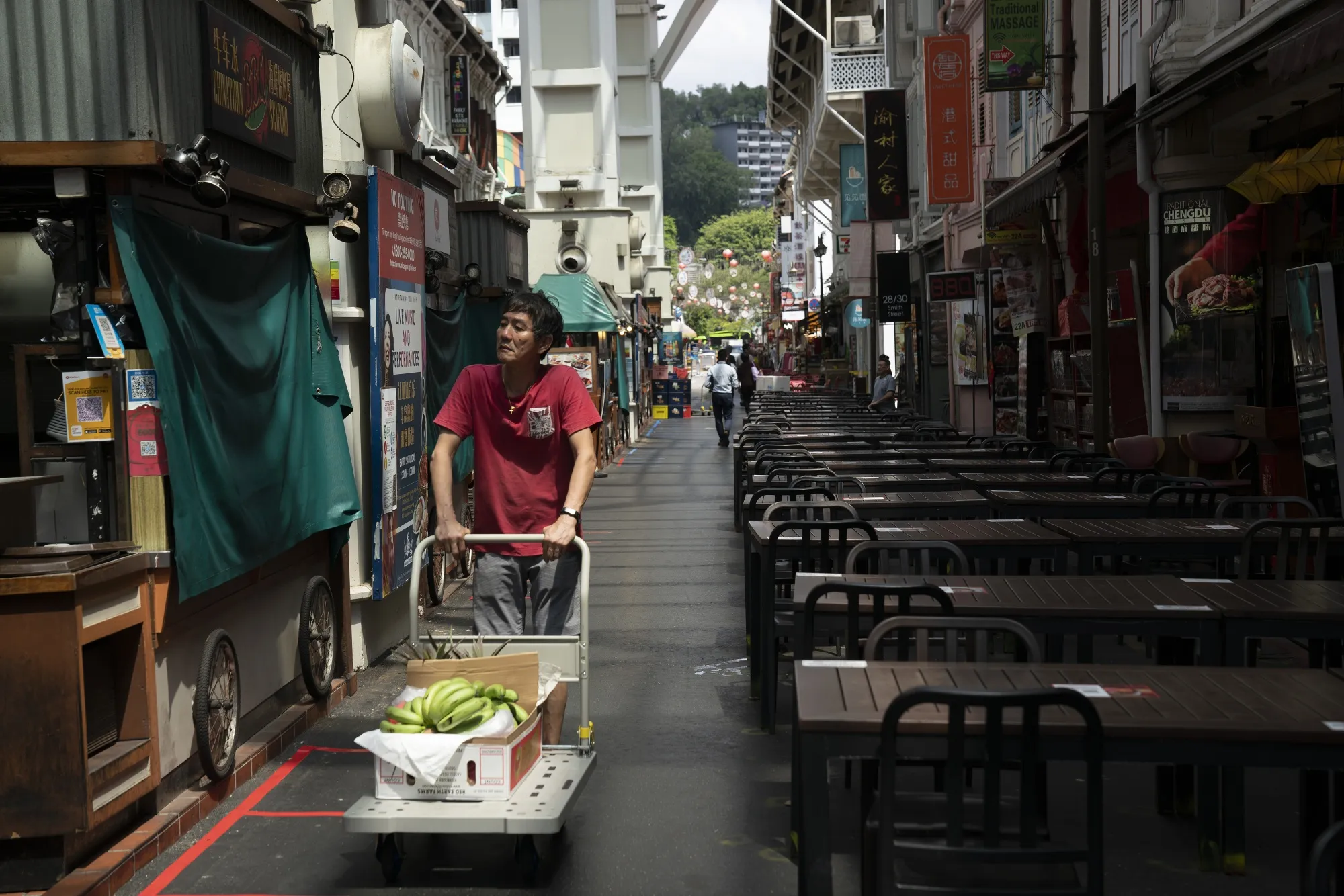Singapore to Shut Bars, Cinemas in New Anti-Virus Measures - Bloomberg