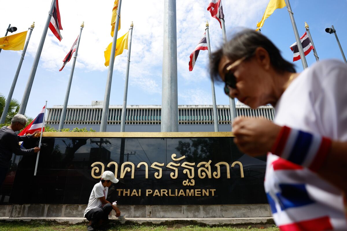 New Thai PM Anutin to Nominate Ekniti for Finance Minister Post