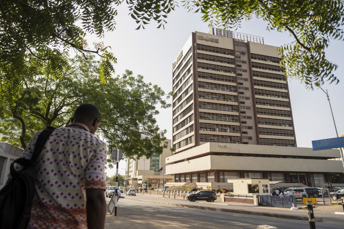 bloomberg.com - Moses Mozart Dzawu - Ghana's World-Leading Stock Rally Spurs Liqueur Maker's IPO