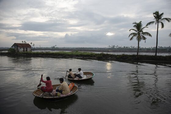 Bountiful Monsoon Rains Seen Mitigating India’s Economic Woes