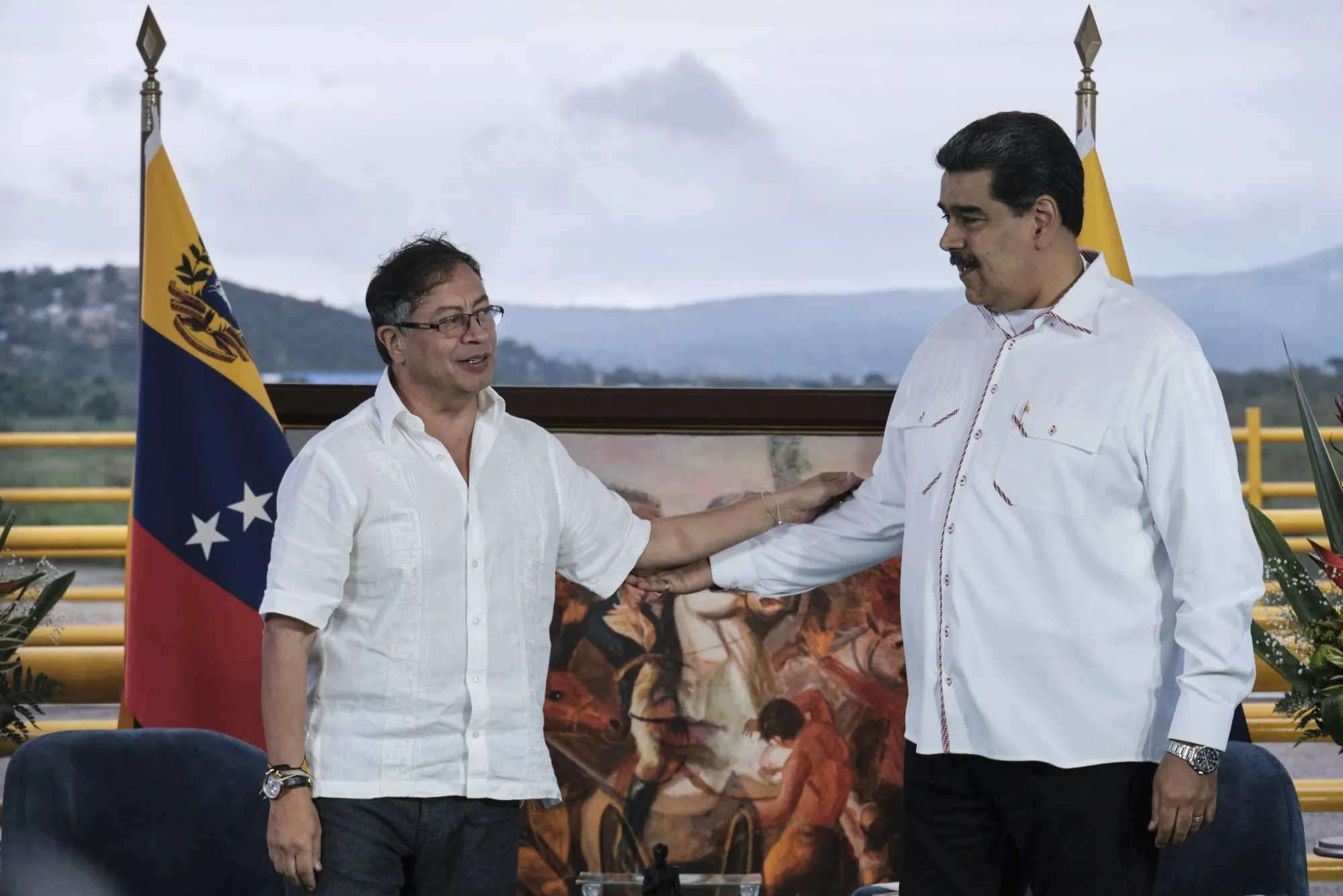 Presidentes Gustavo Petro, de Colombia, (izquierda) y Nicolás Maduro, de Venezuela