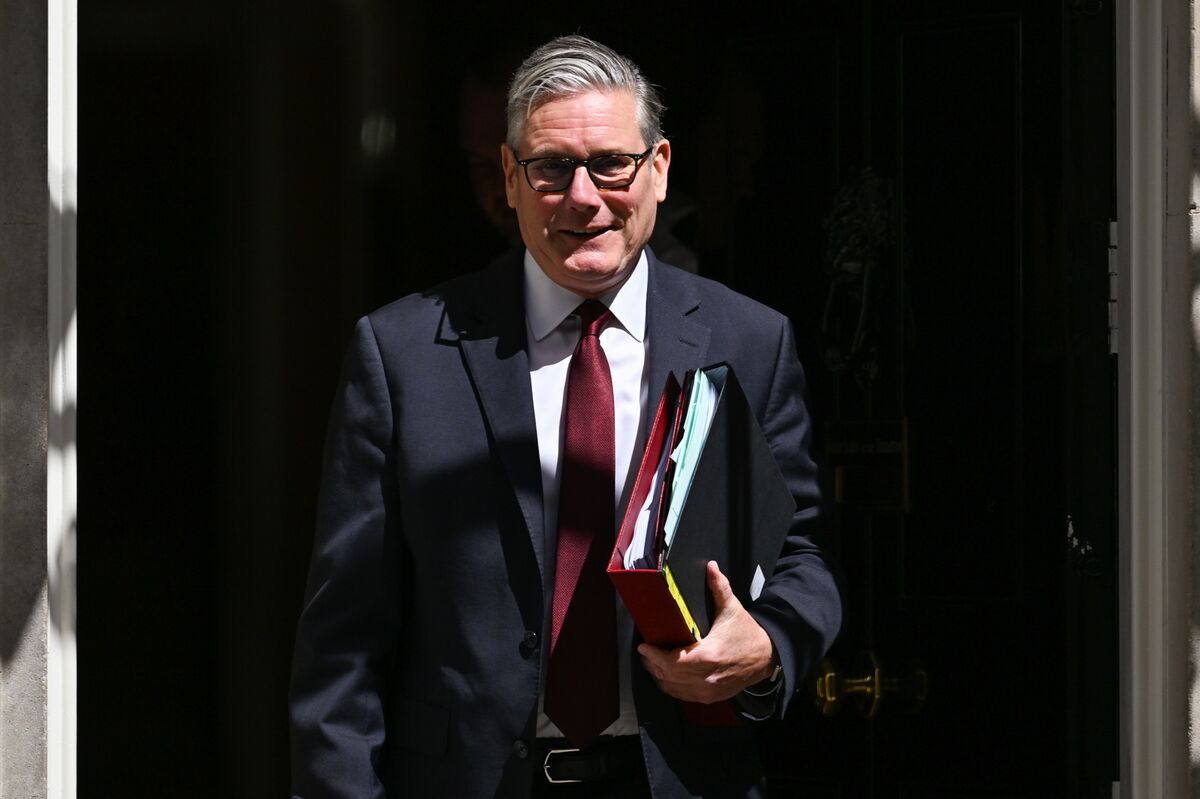 Starmer Leadership Strife Reignites Britain’s Wealth Tax Debate
