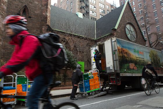 Grocery Upstarts Race to Exploit Food Delivery Overload
