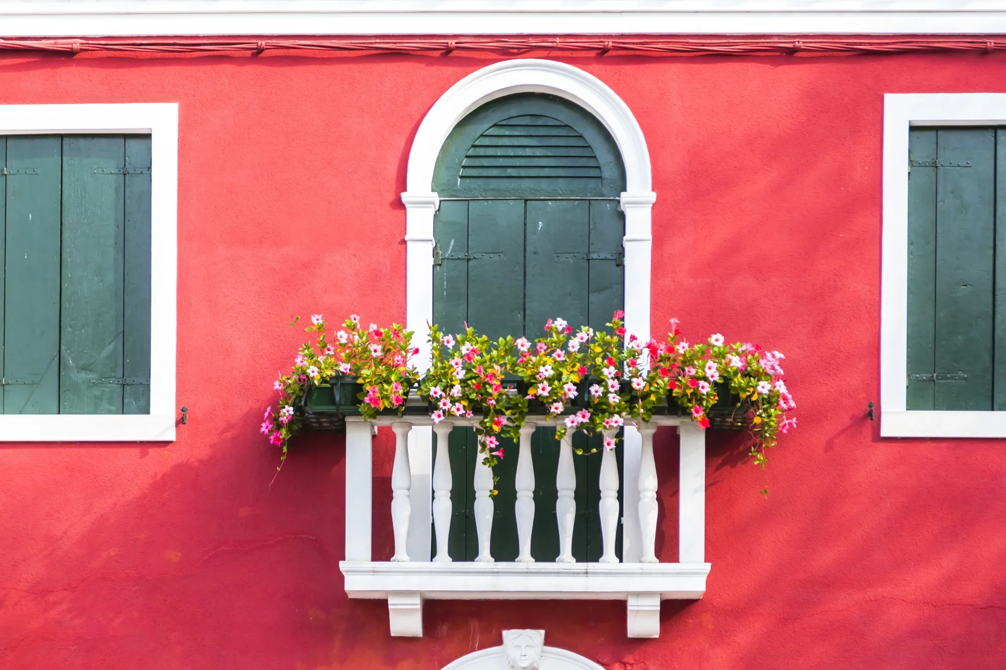 This structure in Venice, Italy, may be a balcony, but that doesn’t mean you’ll have space for classic outdoor living.&nbsp;