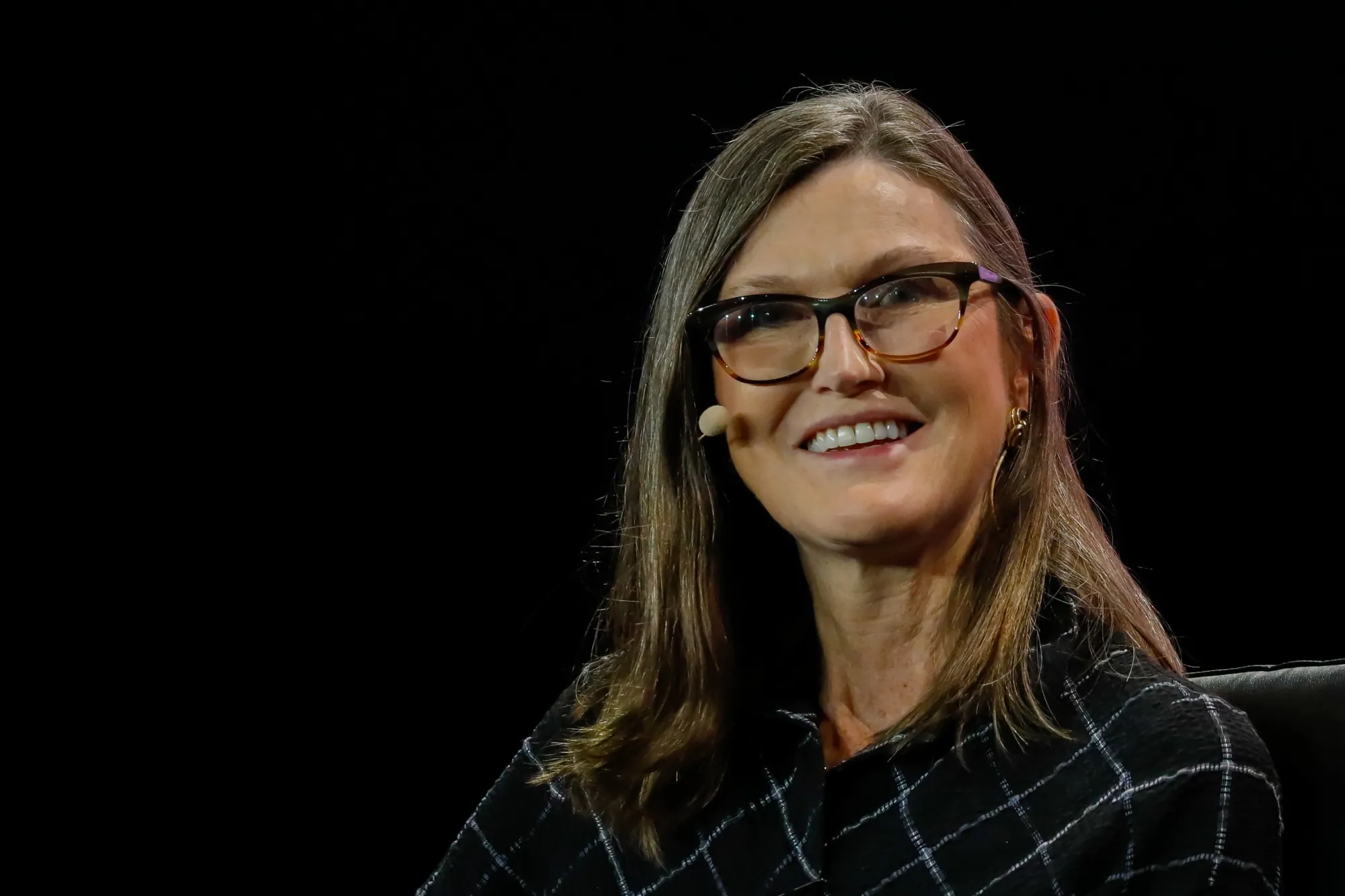 Cathie Wood Boosts Stake in Microsoft, Facebook in AI Push - Bloomberg