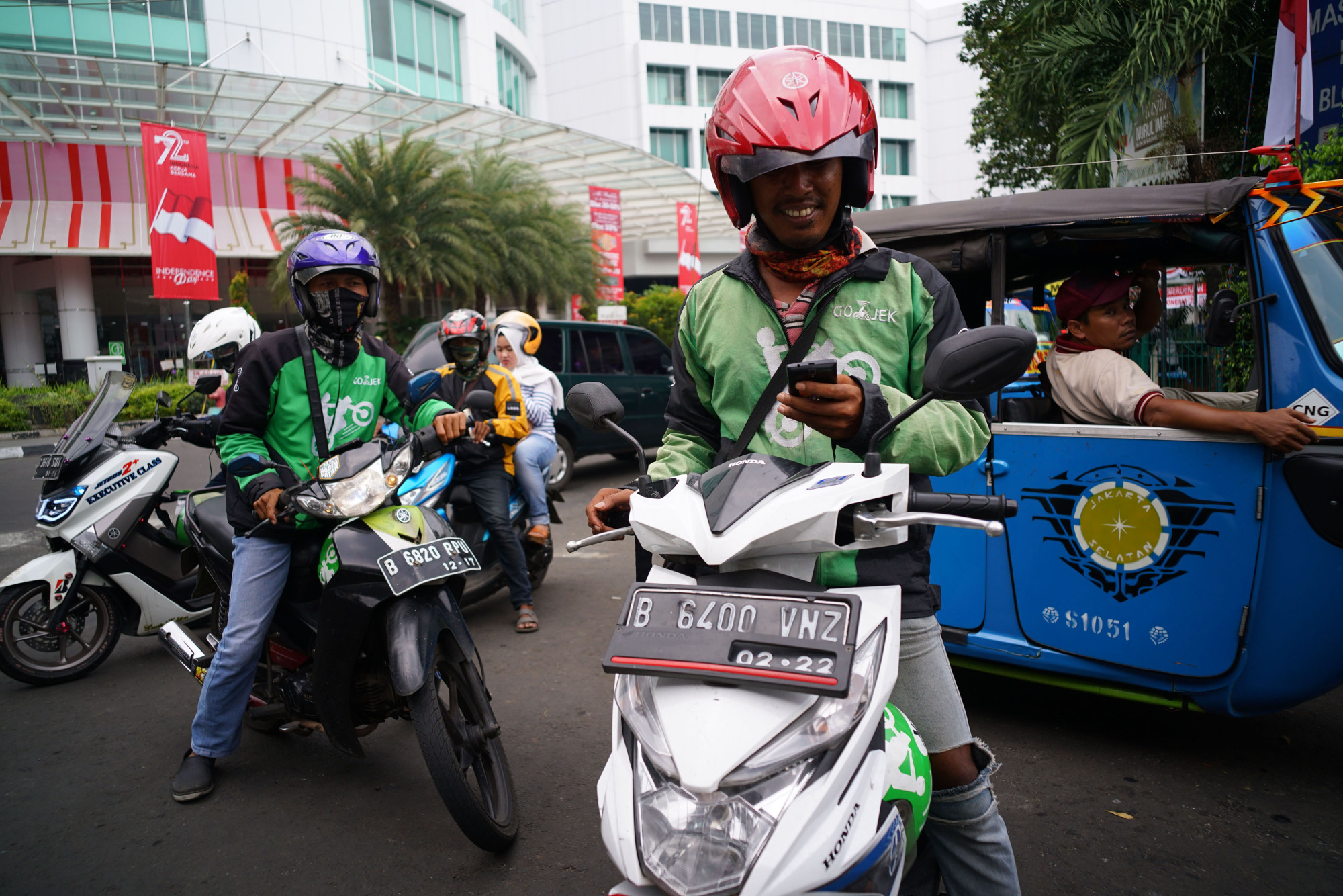 Jakarta драйвер. Grab Singapore.