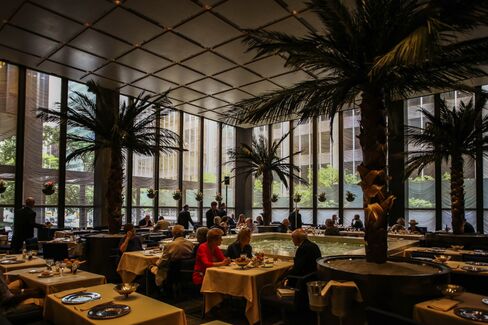 The Pool Room during one of the final lunch services.