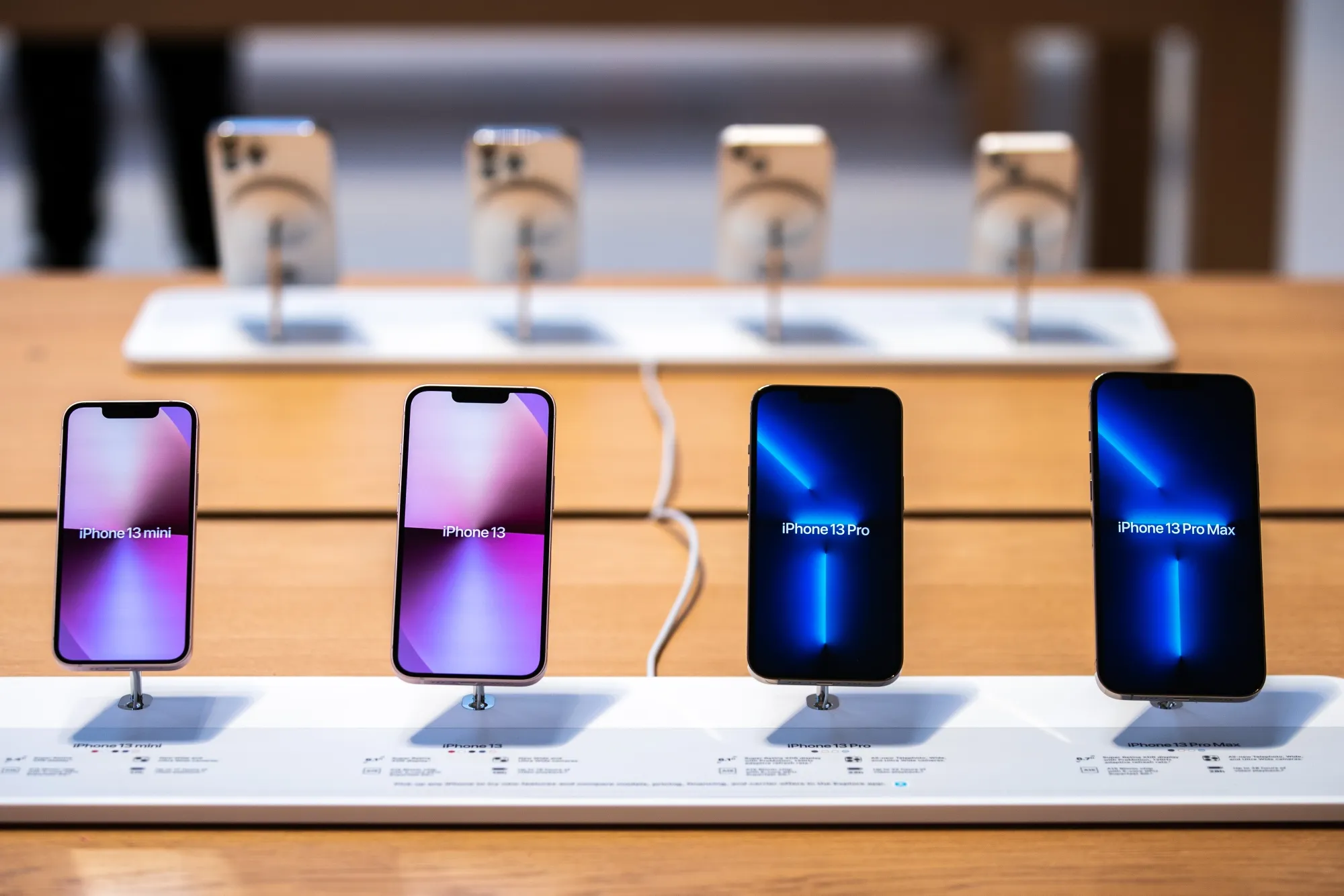 Apple iPhone 13 And iPad Mini Go On Sale In Stores