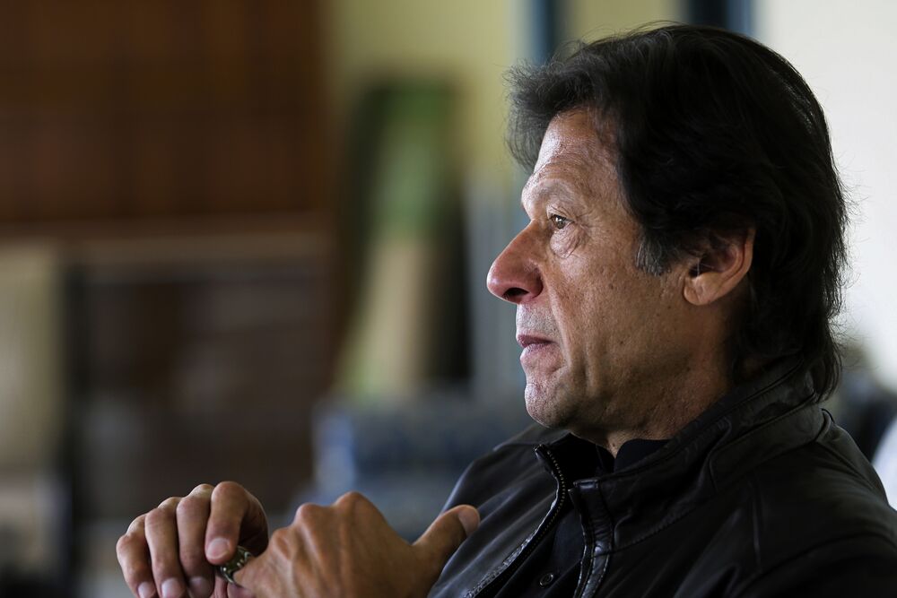 Imran Khan Says Pakistan’s Army Wants to Mend Ties With India