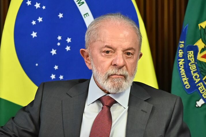 President Lula Holds Ministerial Meeting