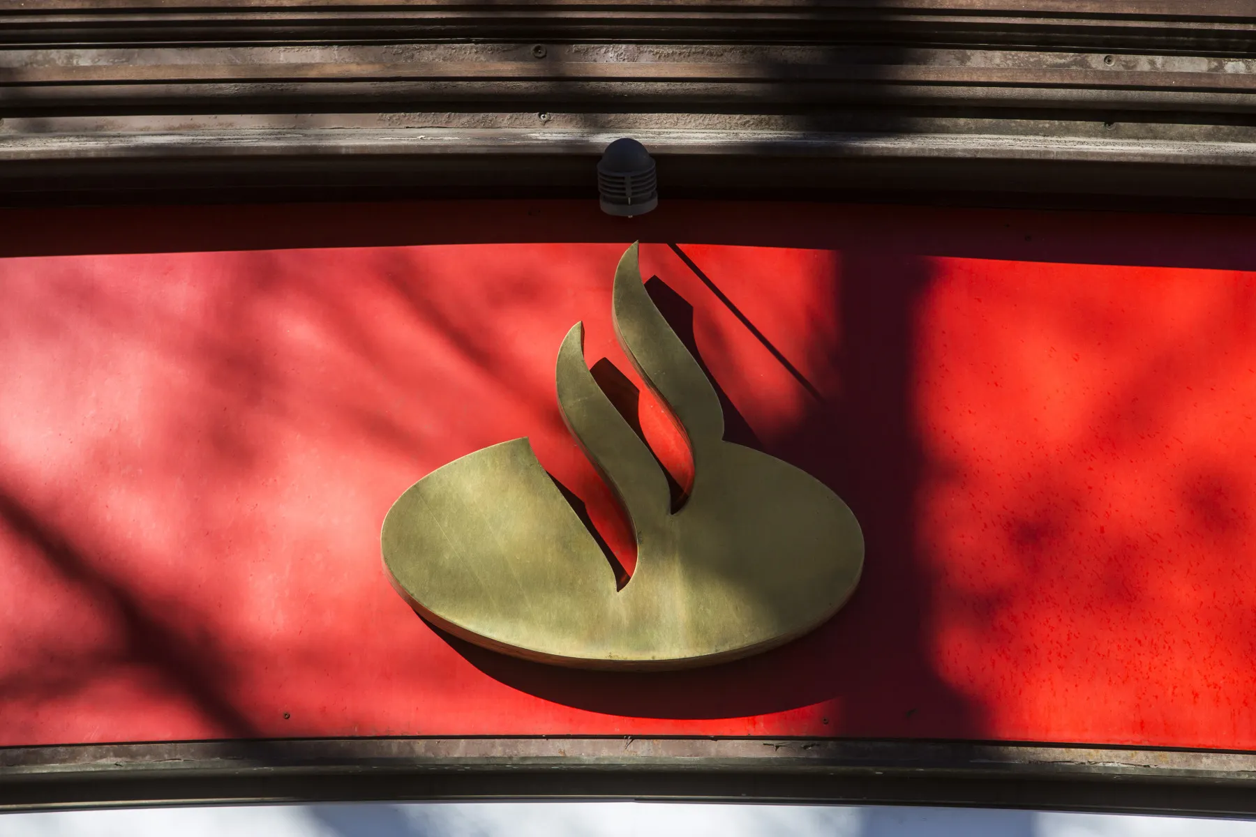 Banco Santander SA Bank Branches As Chairman Reveals Vision To Raise Capital