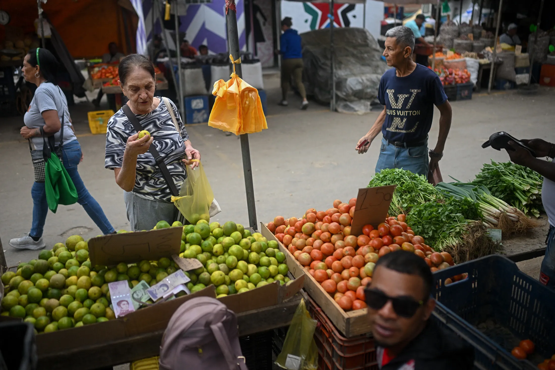 A prometida recuperação da economia venezuelana ainda não se concretizou.