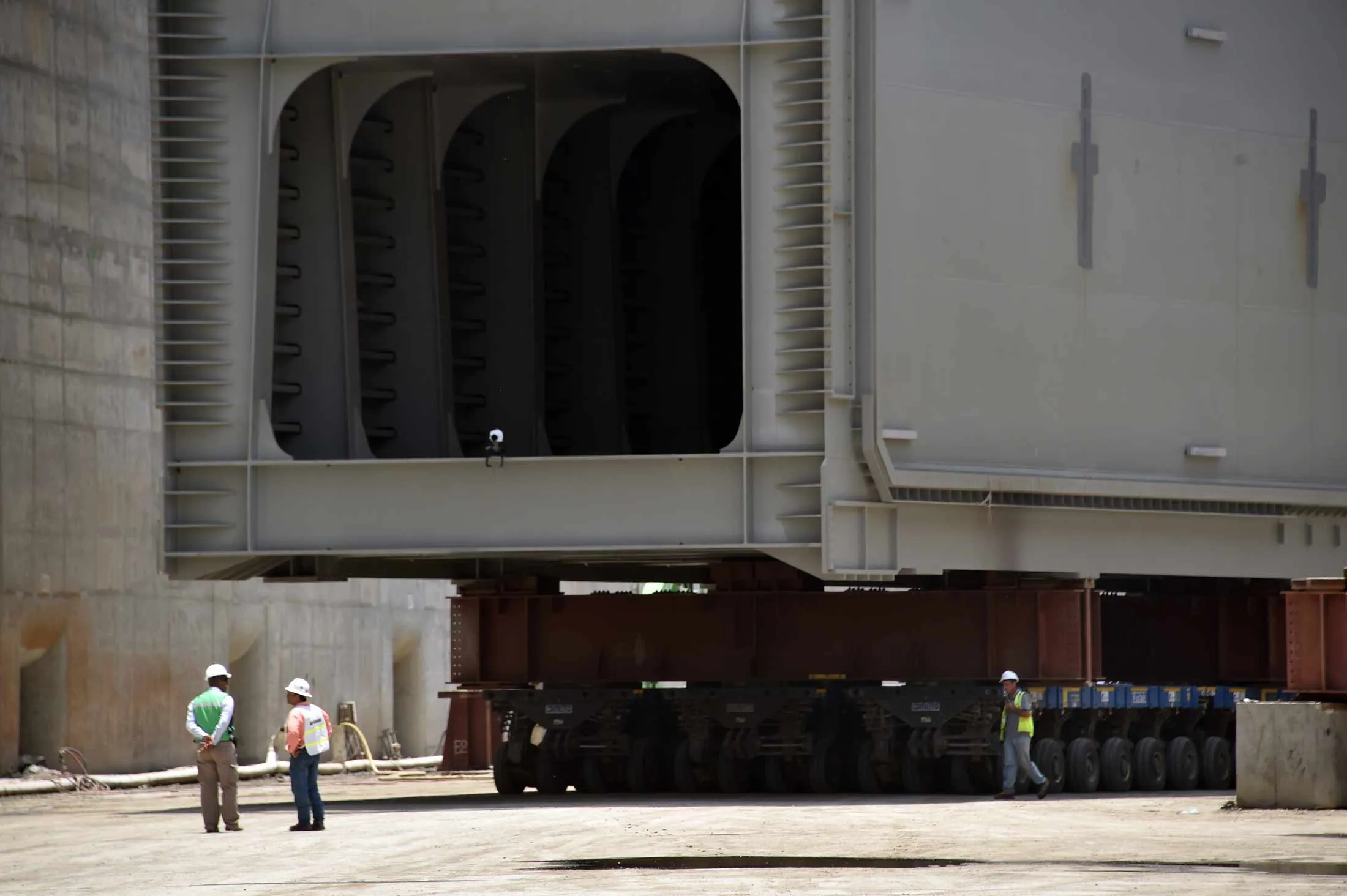 The last gate of the Pacific Locks is being installed as part of the Panama Canal expansion, as the media is offered a tour, in Cocoli, near Panama City, on April 28, 2015.
