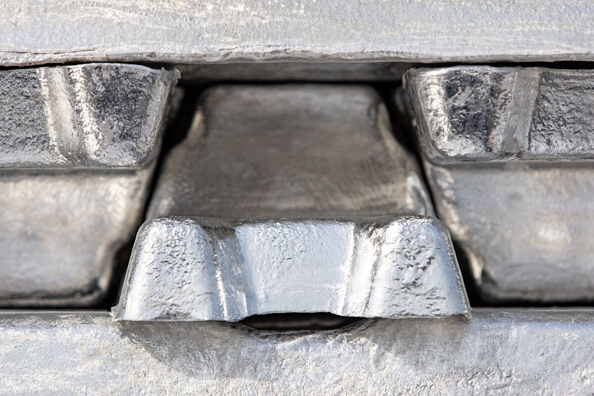 Glencore Is Said to Invest in Chinese Aluminum Smelter’s IPO