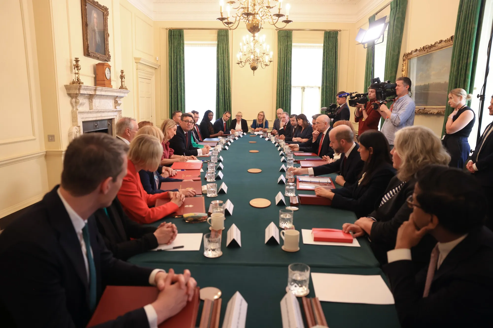 Burnham Urges Fiscal Discipline in First UK Cabinet Meeting - Bloomberg
