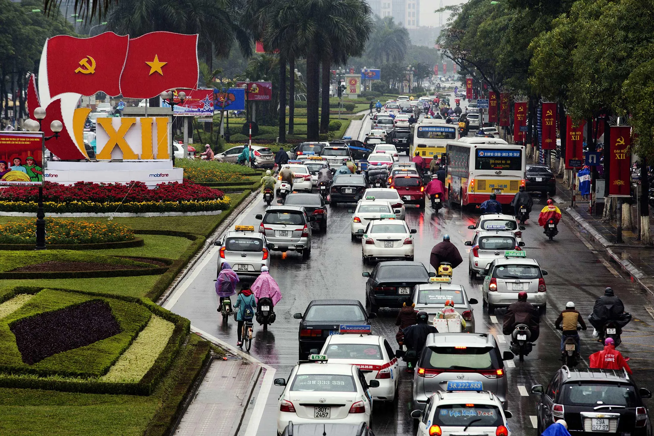 General Economy In The Capital As Vietnam Begins New Era