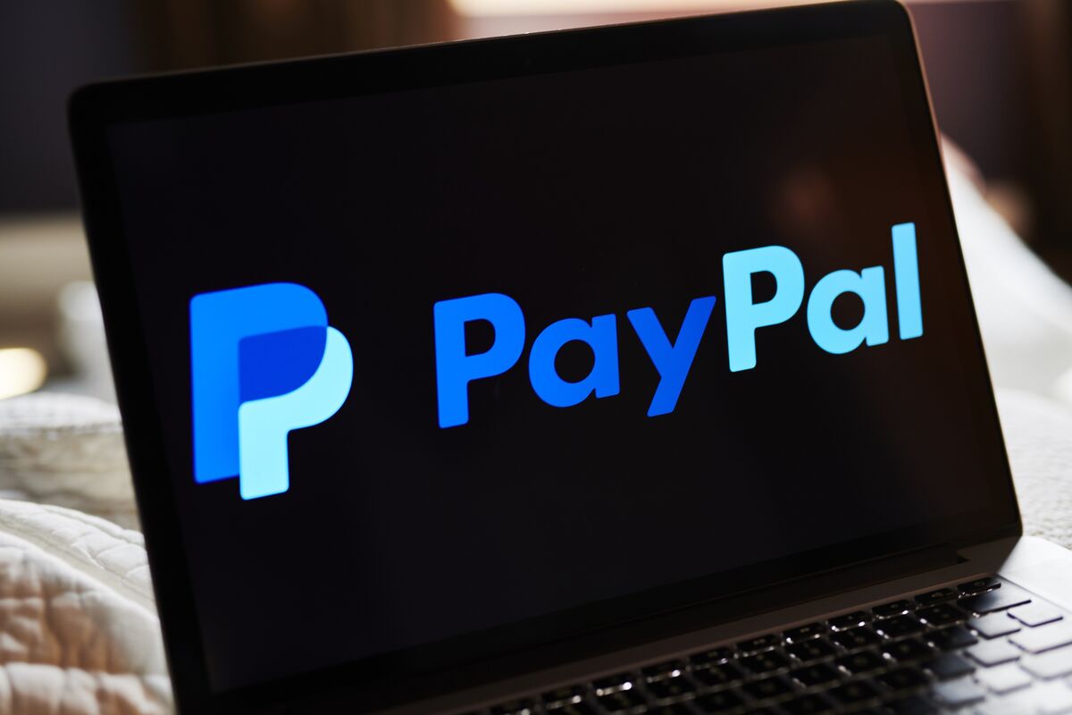 Paypal Slides On Revenue Forecast Slower Pace Of New Customers Bloomberg