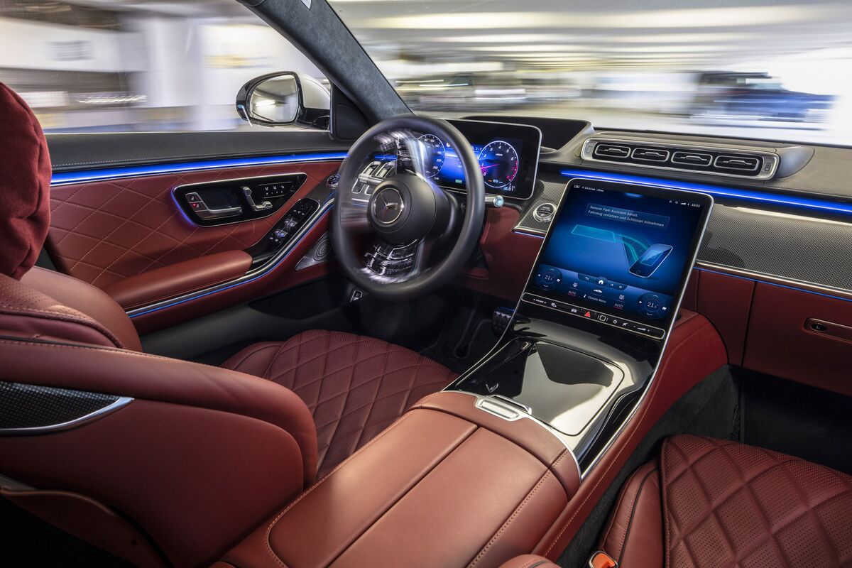 21 Mercedes Benz S Class Sedan Review The Best In Its Segment Bloomberg