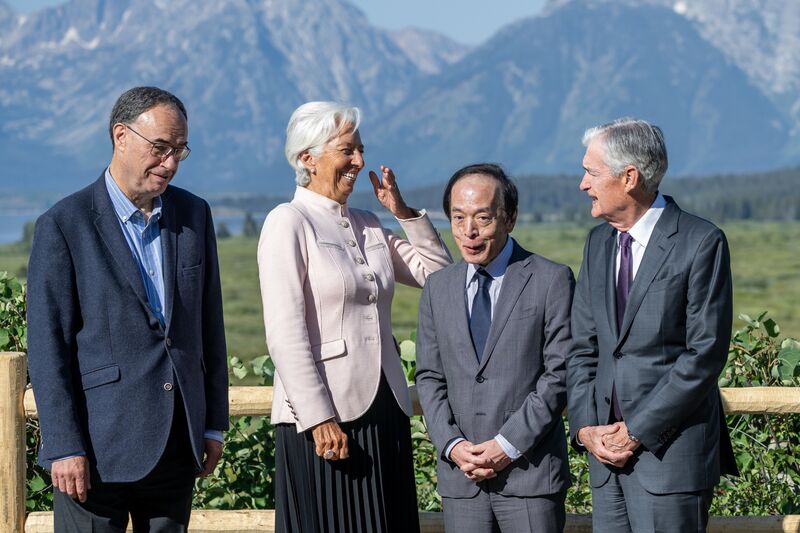 左からイングランド銀行のベイリー総裁、ＥＣＢのラガルド総裁、日銀の植田総裁、ＦＲＢのパウエル議長